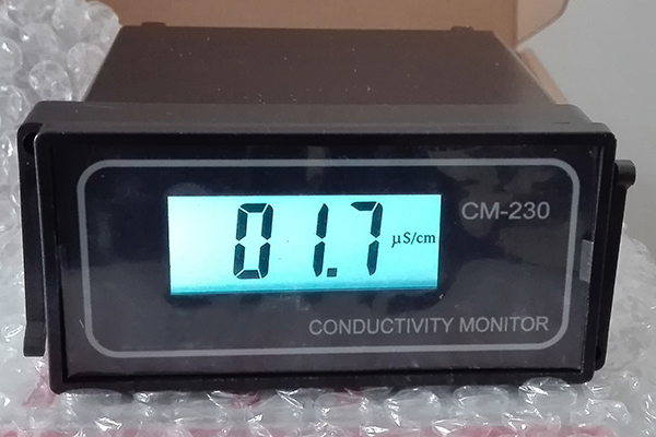 CM-230 インテリジェント導電率計1